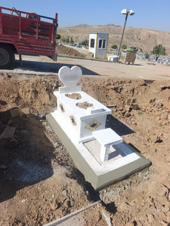 Lera Mermer Granit çocuk mezarı modeli 2